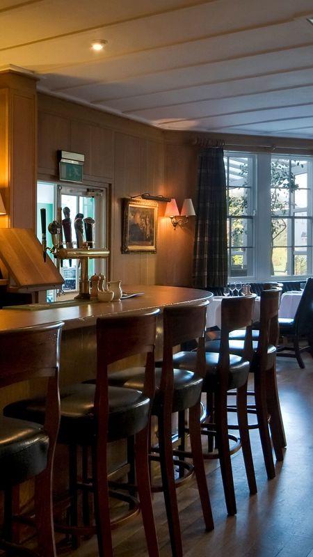 Excellent Long View Bar Photo